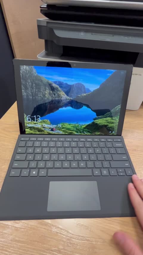 لپ تاپ مایکروسافت Surface Pro7 i5(10) 8G 256GBجدید