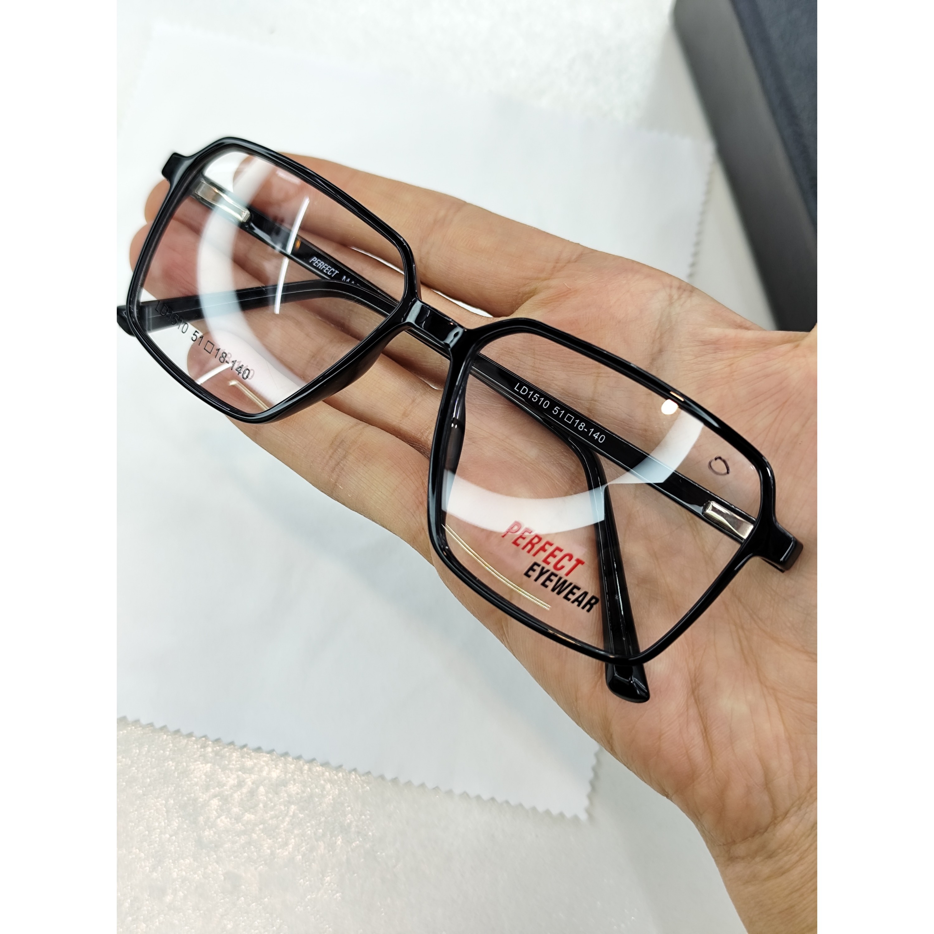 عینک طبی مردانه کائوچو برند perfect eyewear کدld1510