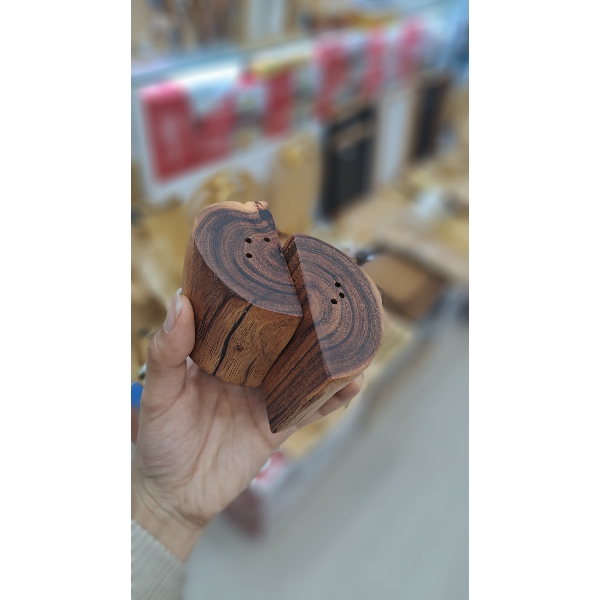 نمک پاش جفتی از جنس چوب گردوجدید