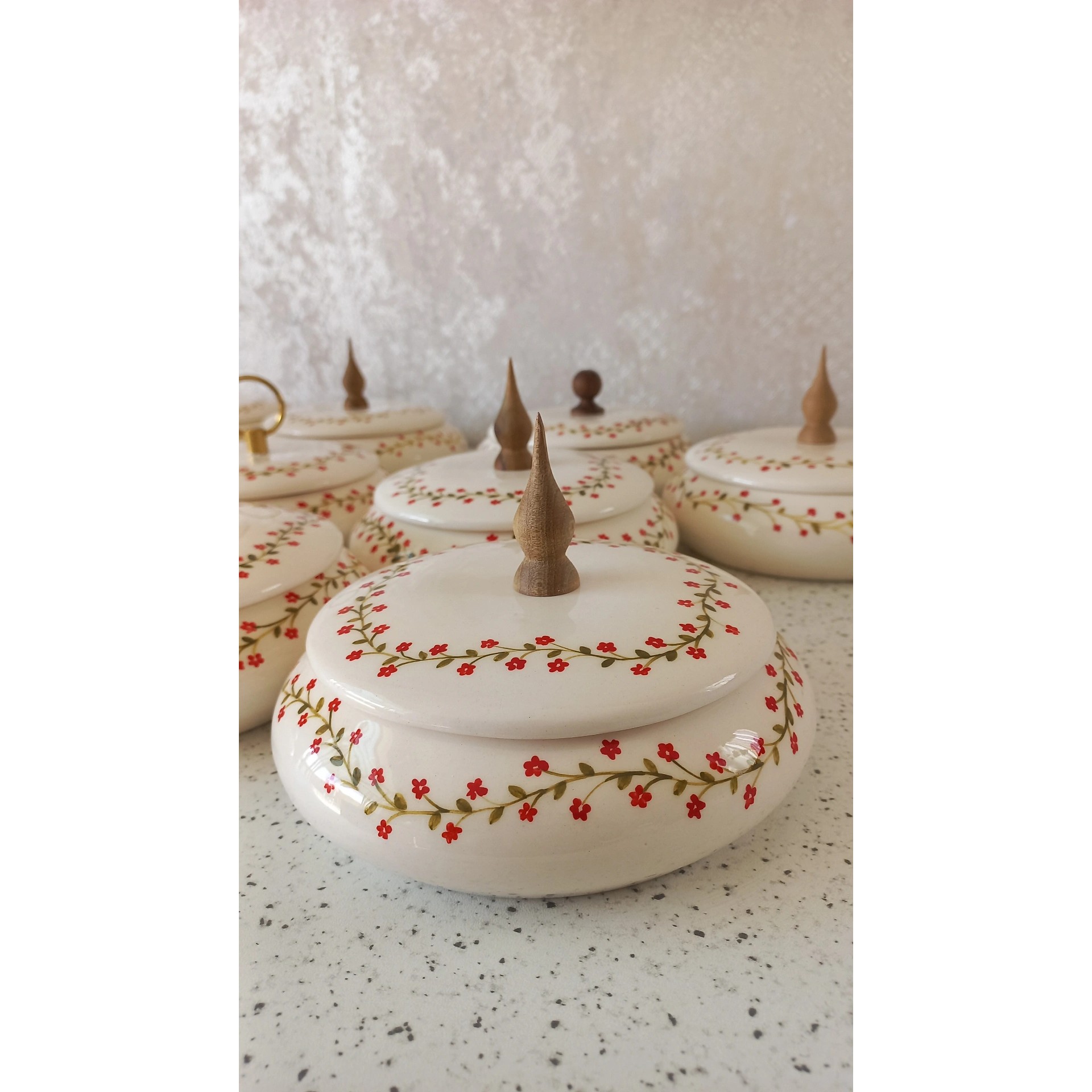 شکلات خوری گل ریسه ایجدید