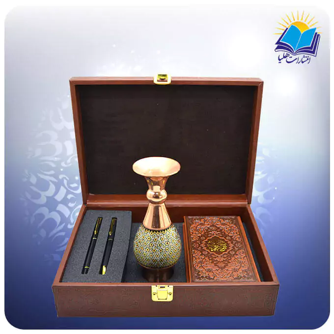 صحیفه سجادیه پالتویی چرم با گلدان خاتم و خودکار و روان نویس با ساک ترمه هدیه(کد 90219)
