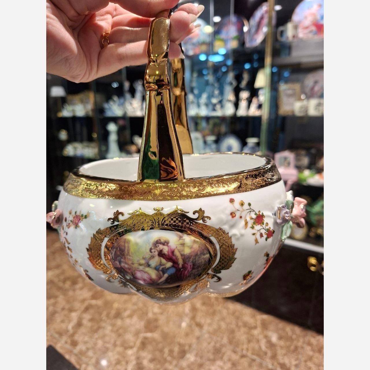 شکلات خوری طرح سبد چینی دسته دار گل برجسته