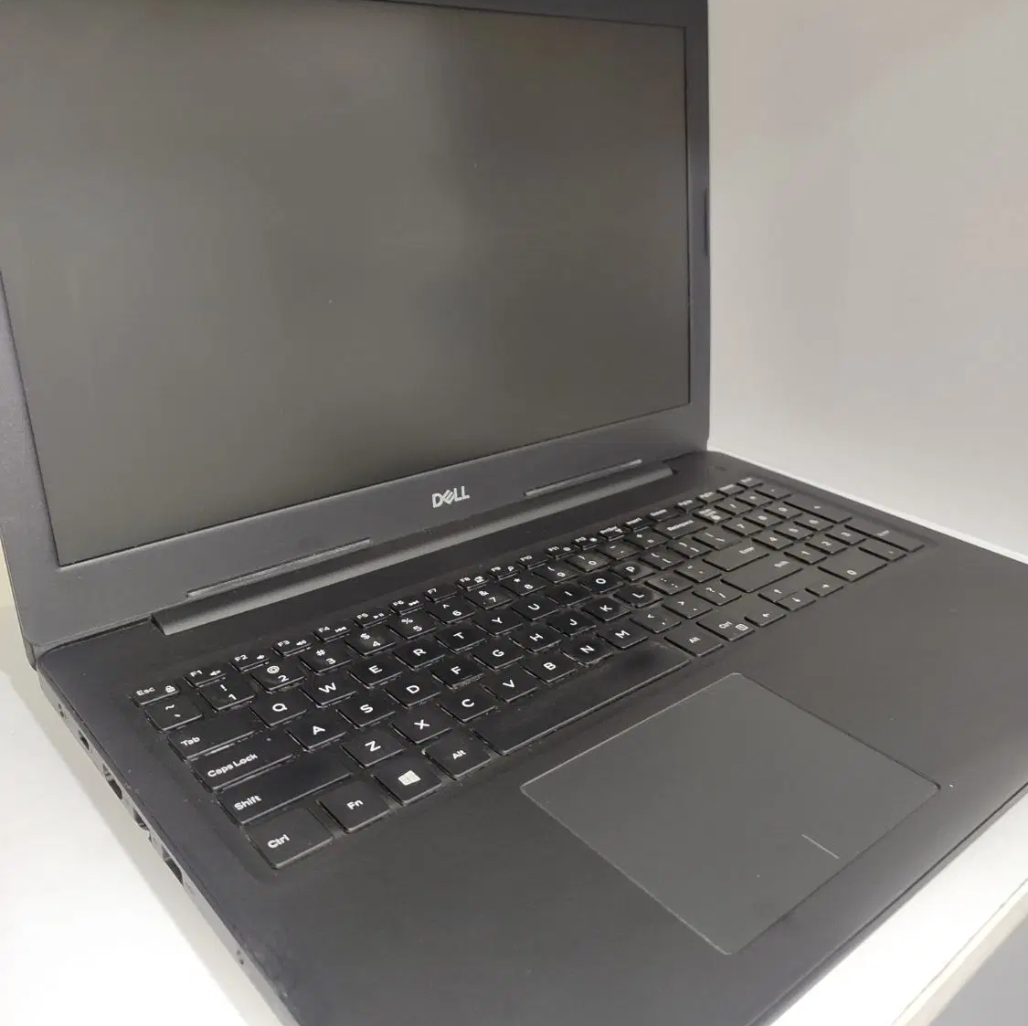 لپتاپ دل Dell Latitude 3590 پردازنده i5 نسل 7جدید