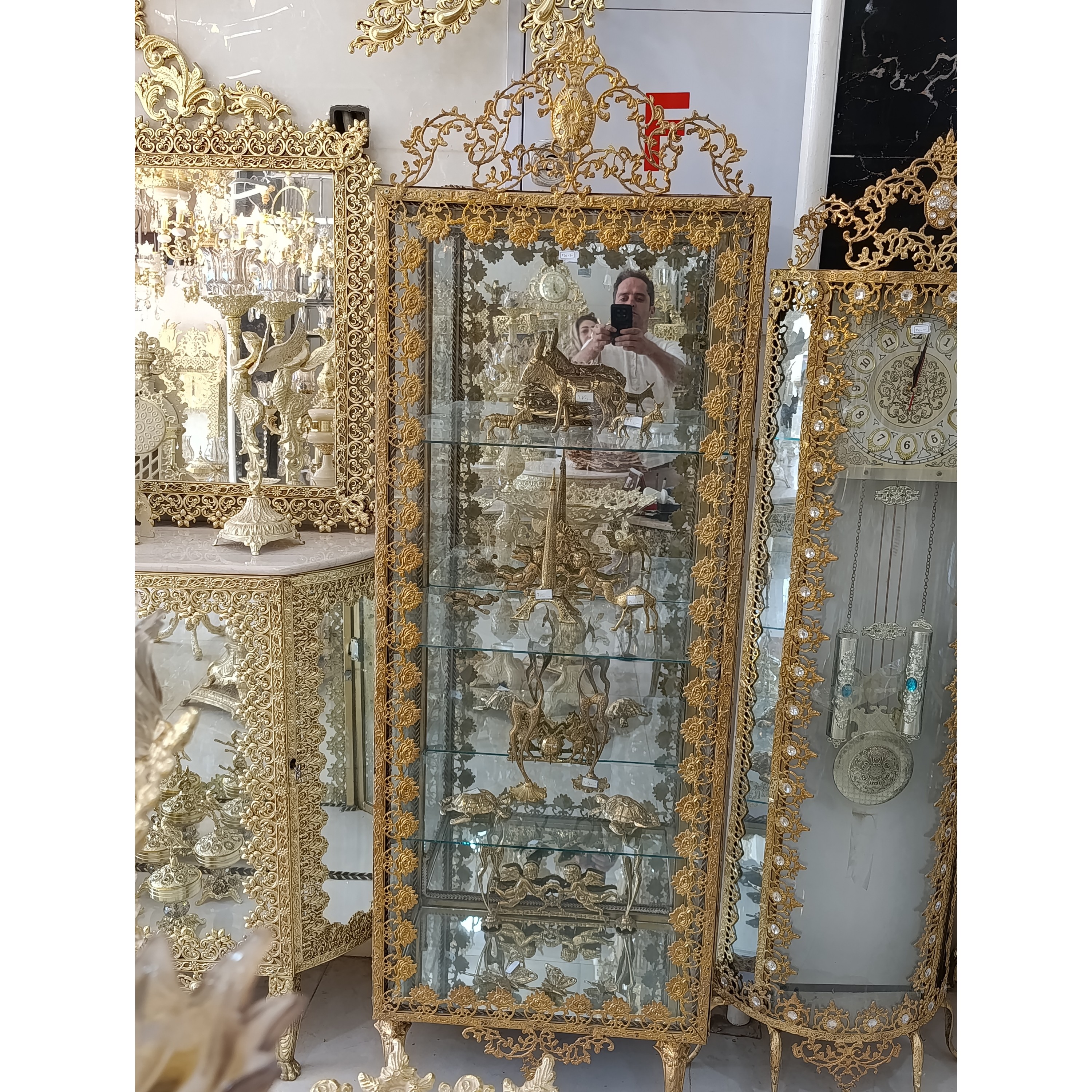 بوفه برنجی ساعت برنجی