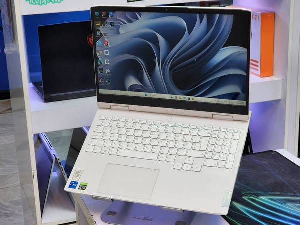 لپ تاپ 15.6 اینچی لنوو مدل ldeapad gaming 3 15IAH7 I5-1240h 16GB 512SSD RTX3050 4GBجدید