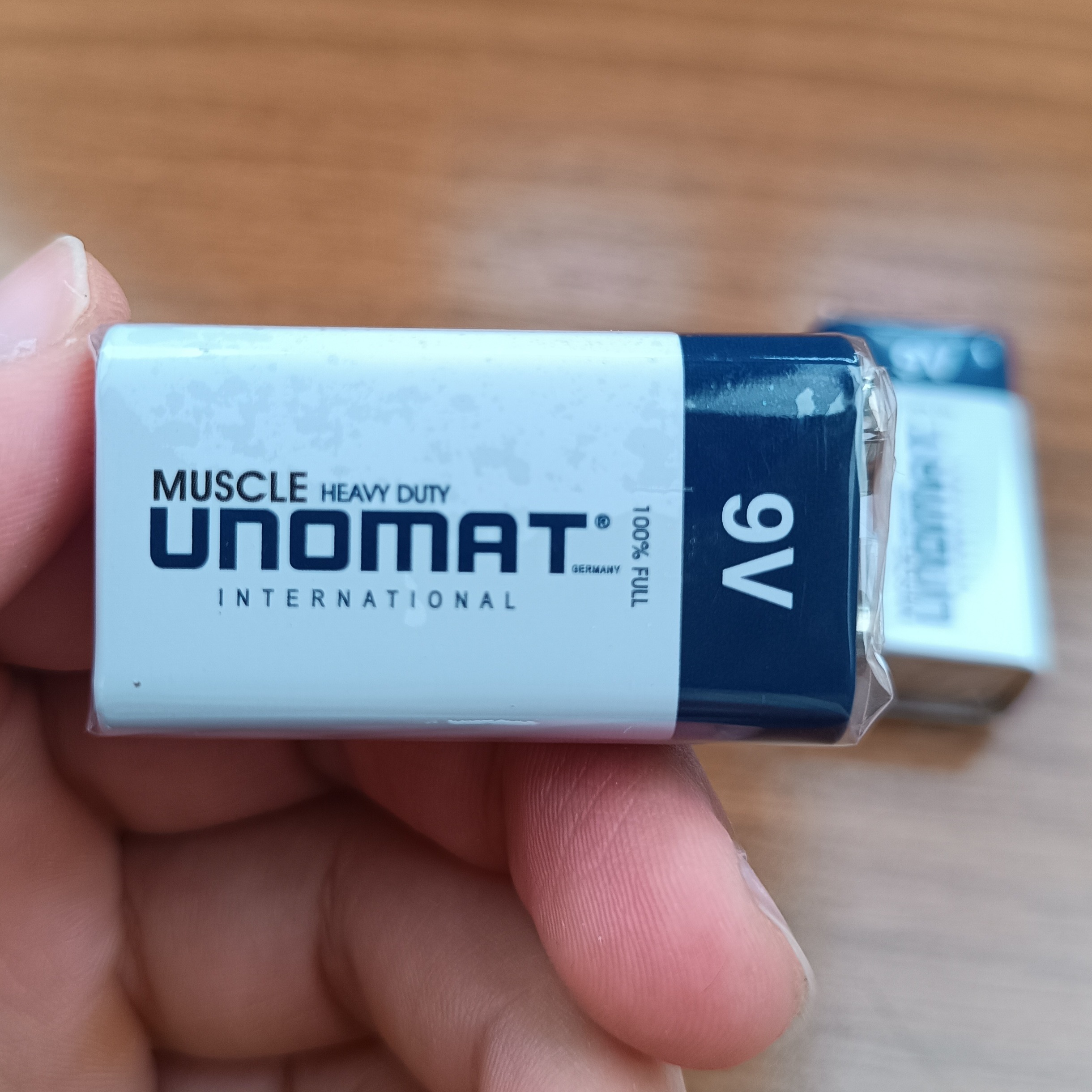 باتری کتابی یونومات UNOMAT مدل 6F22 ولتاژ 9 ولتجدید
