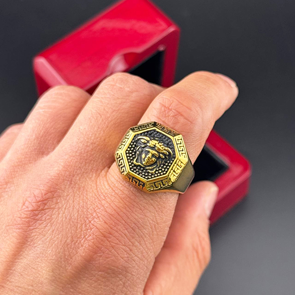 انگشتر مردانه طلایی ورساچه طرح مدوسا (Versace)