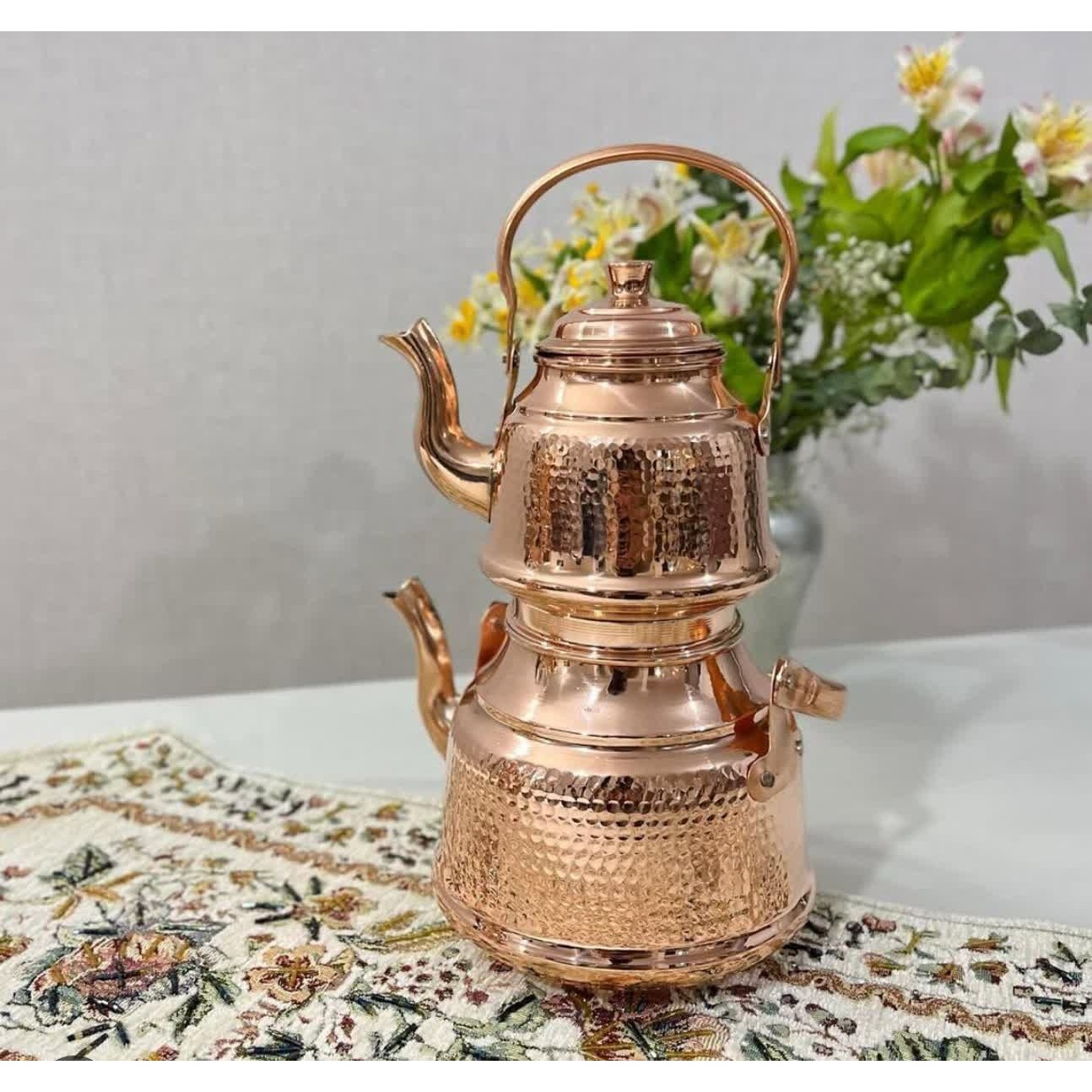 کتری مسی و قوری مسی دسته مسی کتری 2 لیتری داخل قلع ارتفاع کتری 17.ارتفاع قوری 13 سانت در مس زنجان نمونه