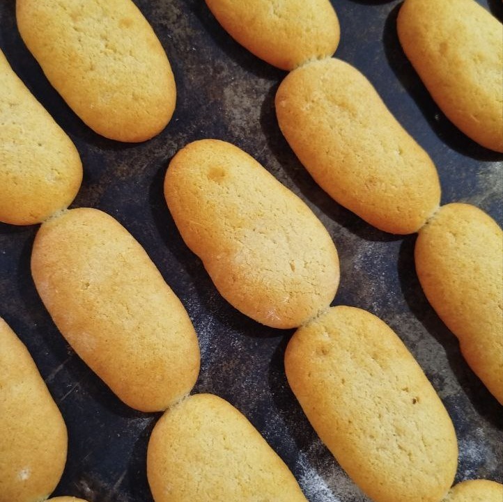 کلوچه زعفرانی خوانساری سوغات خوانسار(700گرمی)