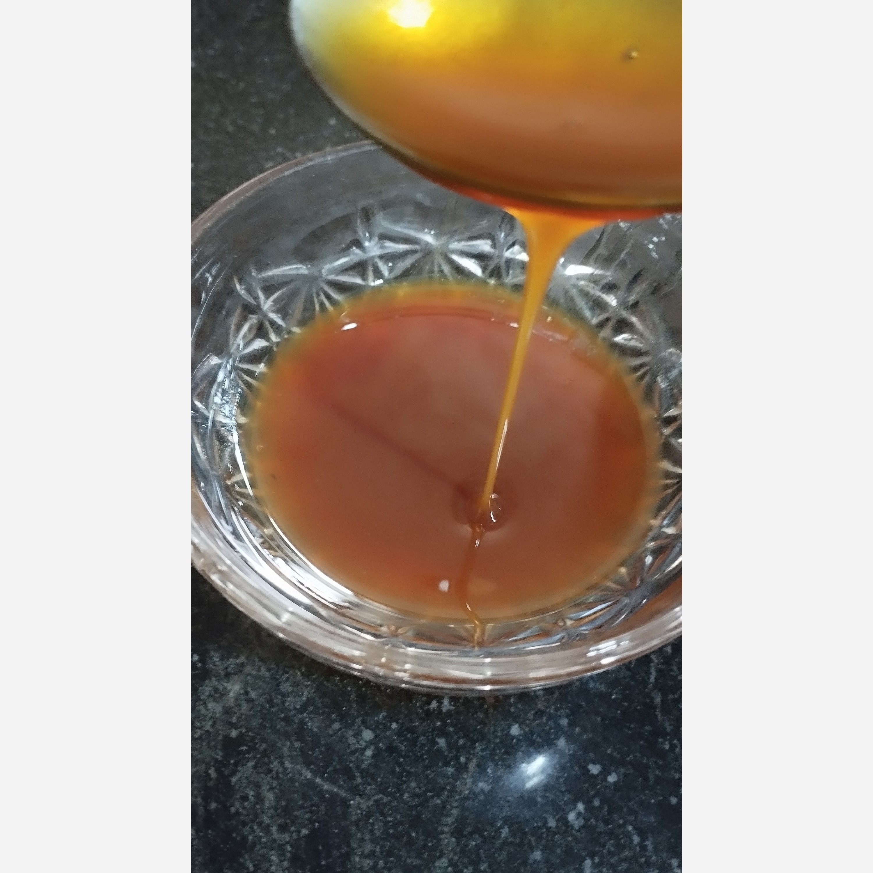 شیره سیب خالص وسنتی (محصول باغ خودمان-کاملا طبیعی)1000گرمیshire1002 مدل 1