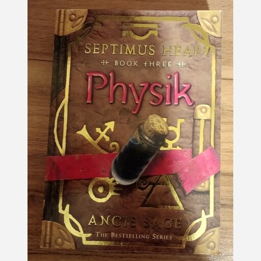 Septimus Heap (Book 3) Physik شومیز