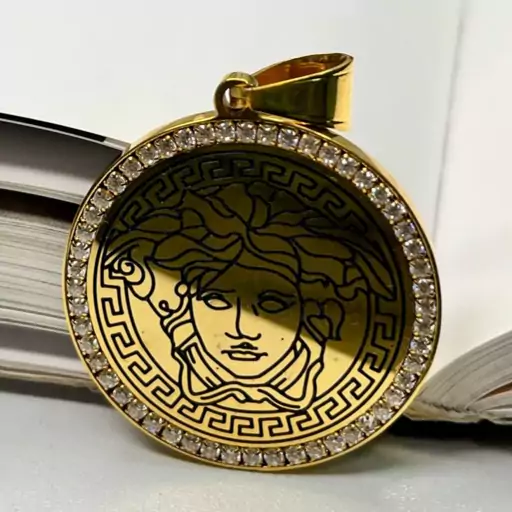 پلاک درجه 1 استیل طرح ورساچ versace طلایی رنگ ثابت ضد حساسیت