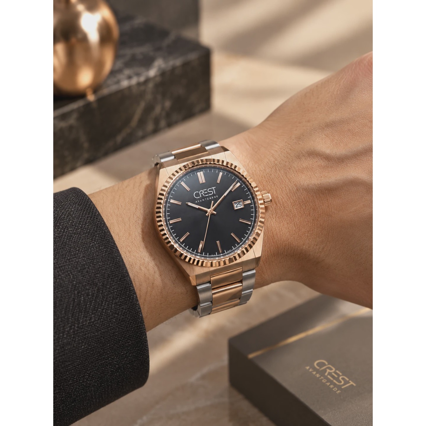ساعت مچی مردانه کرست مدل فلوتد آوانگارد دورنگ نقره ای و رزگلد صفحه مشکی Crest Avantgarde Watch