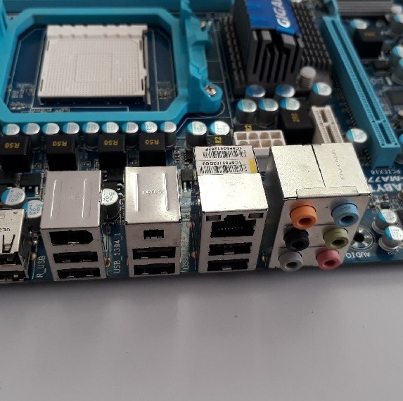 مادربرد GIGABYTE GA-MA770T-UD3 DDR3