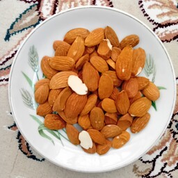 مغز بادام درختی خام ایرانی . فعلا از فروش محصول معذوریم.