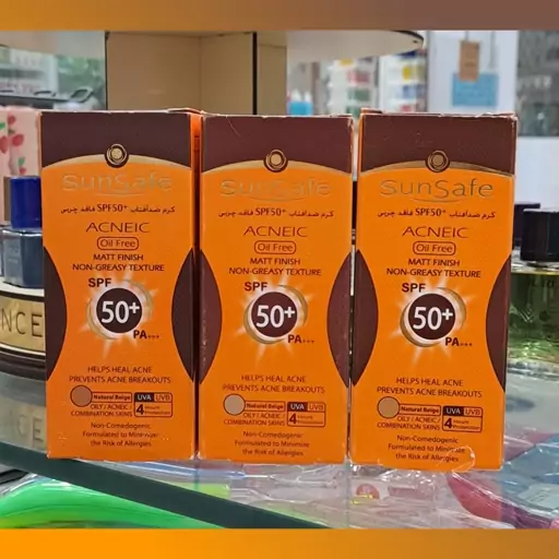 کرم ضد آفتاب SPF50 فاقد چربی سان سیف مناسب پوست های چرب و آکنه