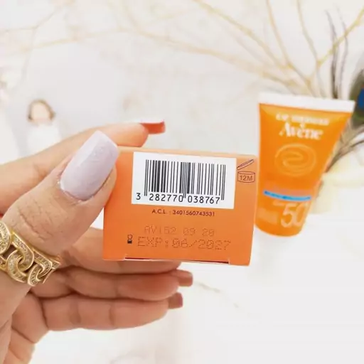 امولسیون ضد آفتاب کلینانس اون Avene SPF50 