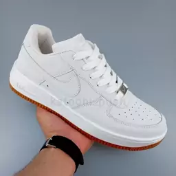 کتونی اسپرت مردانه نایک ایر فورس Nike Air Force 1 رنگ سفید کف کارامل  ( Nike AirFore 1 - نایک ایرفورس 1 - کفش ایر فورس )