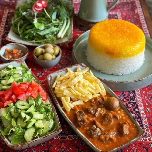 خورشت قیمه سیب زمینی با برنج طارم اقتصادی 