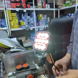 پروژکتور لبخندی LED خارجی پشت فلزی مناسب ادوات تراکتور و ماشین راهداری