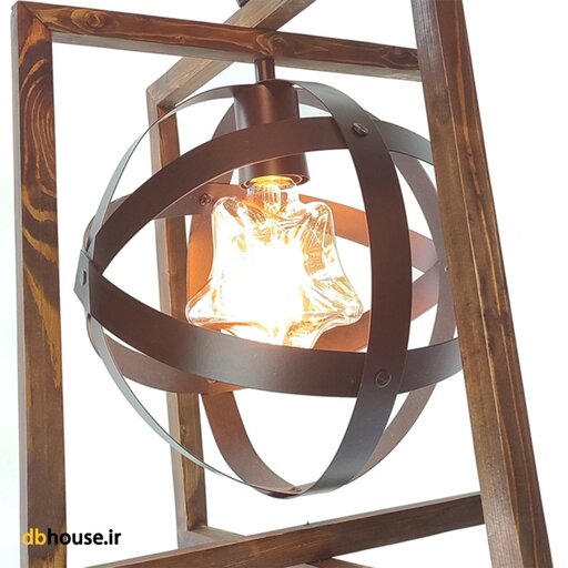لوستر چوبی مدل هیرا . ترکیب چوب و فلز .جنس بدنه فلز و چوب روس مدرن و مقاوم