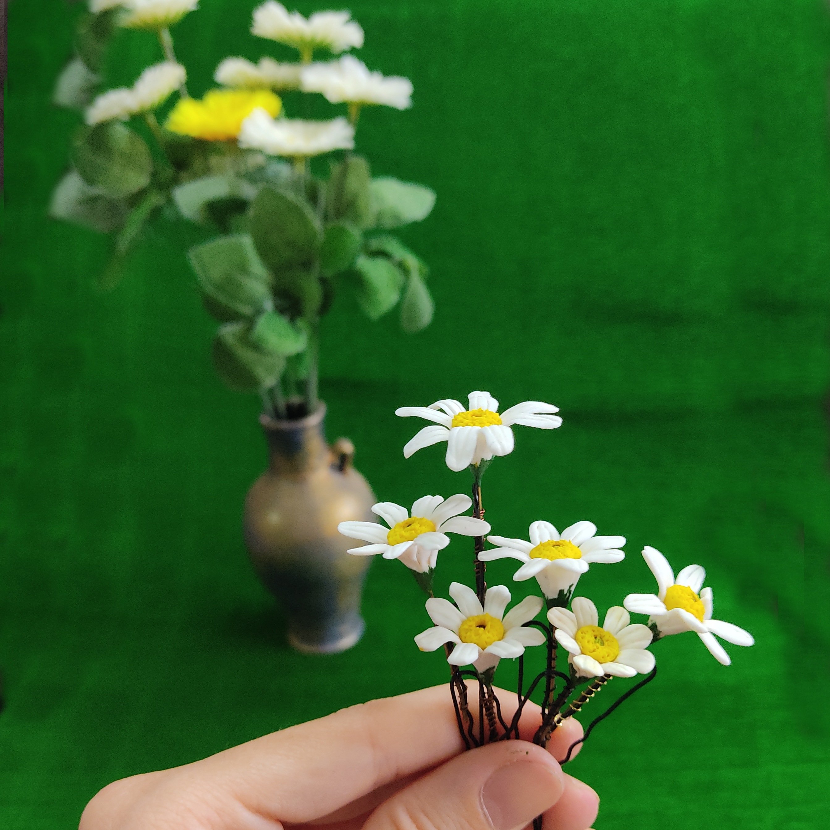 سنجاق شینیون بابونه  ( گلسر/ گل سر / گیره مو / گوشواره / گردنبند/ اکسسوری مو / گل بابونه / بهاری )
