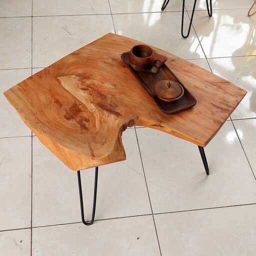 میز جلومبلی روستیک چوب چنار با پایه های  فلزی