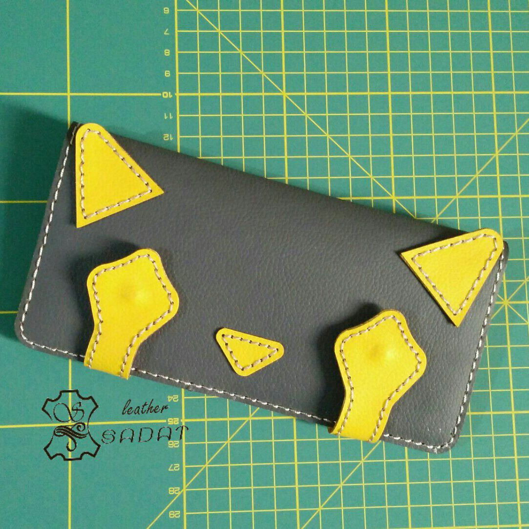 کیف پول دستدوز گربه ،چرم مصنوعی ، رنگ طوسی و زرد