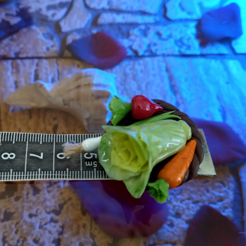 مگنت سبد سبزیجات دستساز خمیر ایتالیایی کیلر خورده پشت کار آهن ربا نصب شده