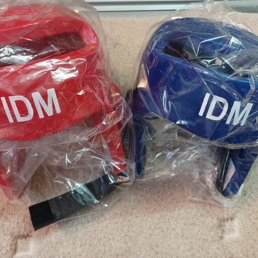 کلاه تکواندو  IDM - تزریقی - رنگ های آبی و قرمز - جنس پلی اورتان - سایز   M - ارسال رایگان