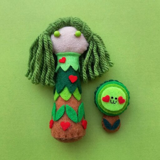  عروسک سر کلیدی (جاکلیدی)؛ نمدی دختر  درختی و نهال جون