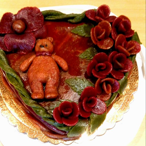 کیک لواشک شکم پر با ترشک طرح خرس و گل
