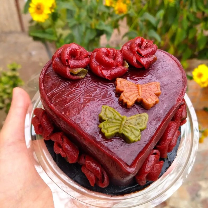 کاپ کیک لواشک شکم پر با ترشک طرح گل و پروانه
