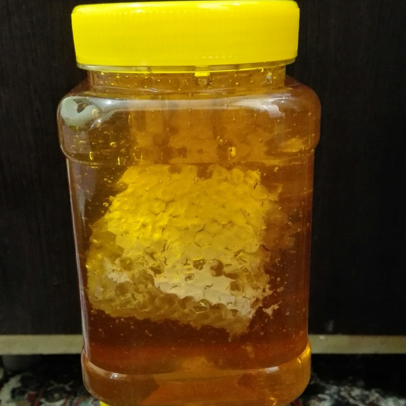 عسل موم دار مستقیم از زنبوردار یک کیلویی برداشت  1402 ((پلمپ شده و بهداشتی))