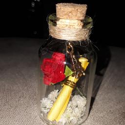 گیفت ولنتاین برج ایفل گل عروس و گل کاغذی قرمز(5عددی)