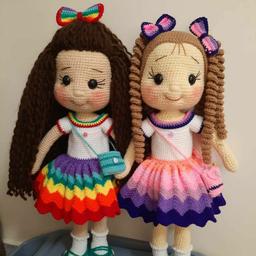 عروسک دختر رنگین کمونی