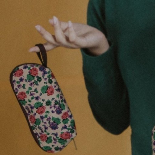کوله پشتی گل گلی مدل یاس همراه با ست کیف آرایش (طرح 8) -گالری مشکات در باسلام
