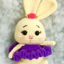 عروسک بافتنی خرگوش ملوس رنگبندی شاد قد 17 سانت