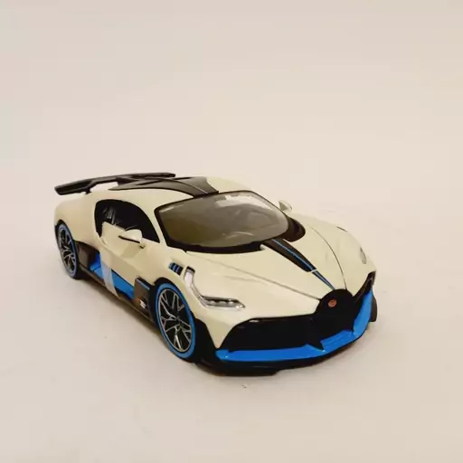 ماکت ماشین مدل Bugatti Divo برند Maisto مقیاس 1:24 طول 20 سانتی متر