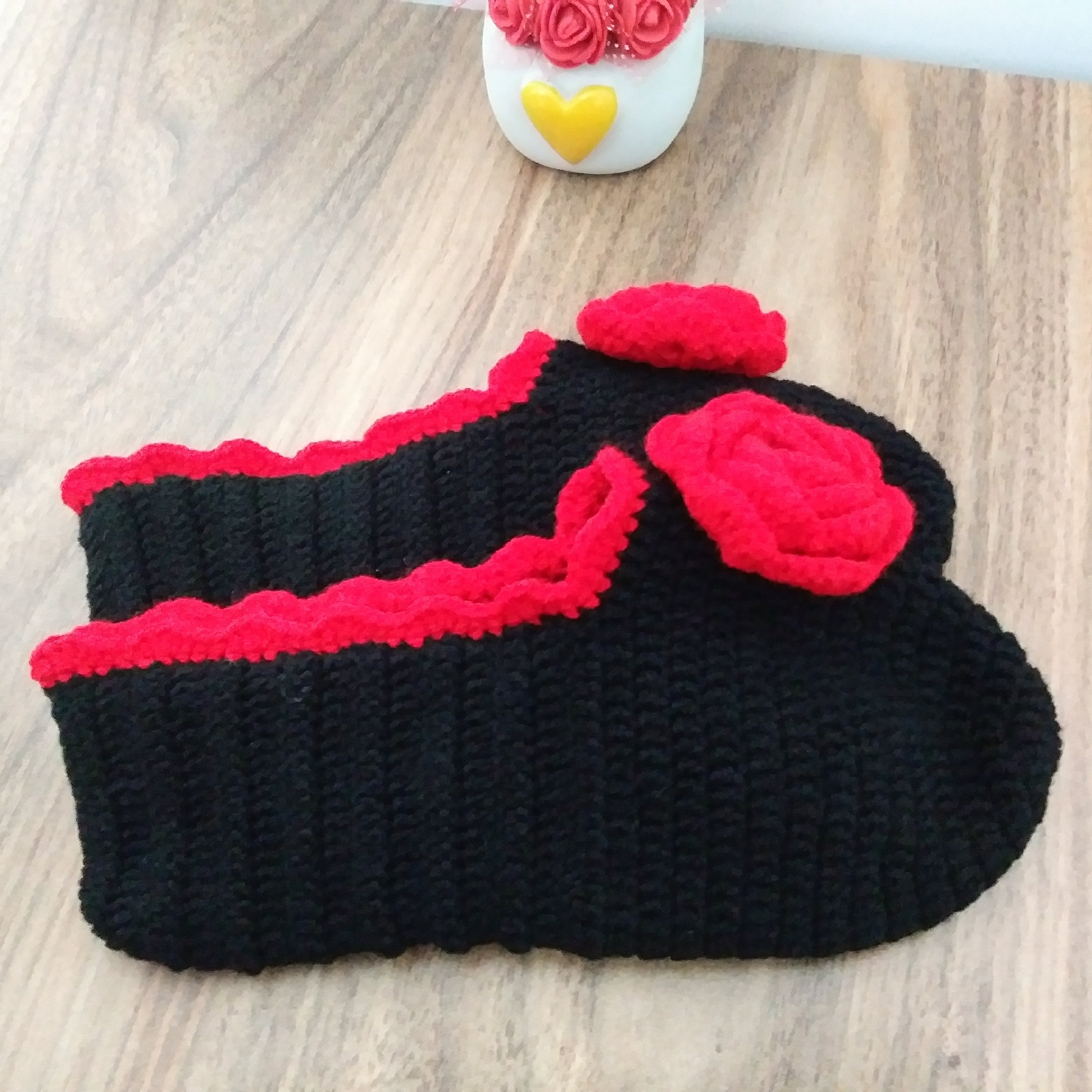 پاپوش بافت دخترانه بافته شده با کاموای ایرانی مناسب سایز37 الی 40