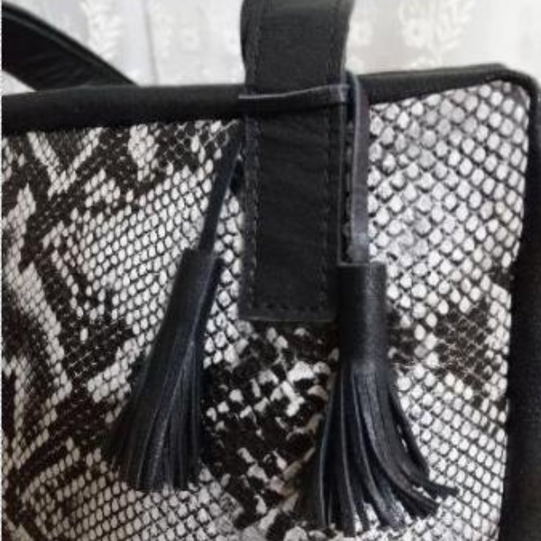 کیف مجلسی زنانه  چرم پوست مار  (چرم طبیعی و کاملا دست دوز)