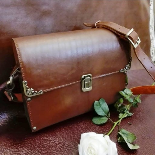 کیف چرم طبله چوبی زنانه (چرم طبیعی و کاملا دست دوز  )
