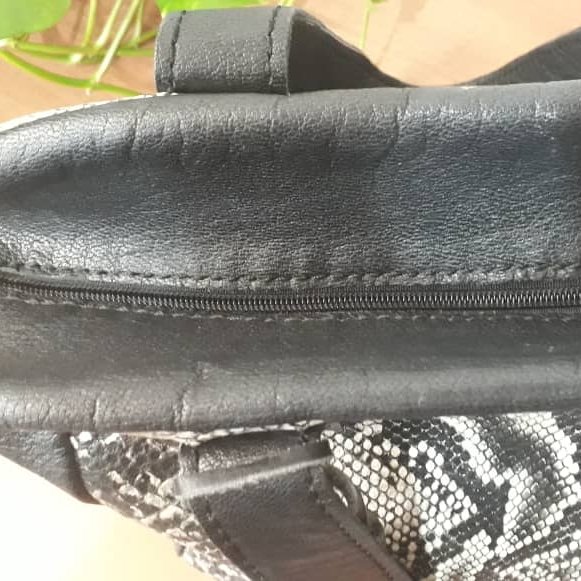 کیف مجلسی زنانه  چرم پوست مار  (چرم طبیعی و کاملا دست دوز)