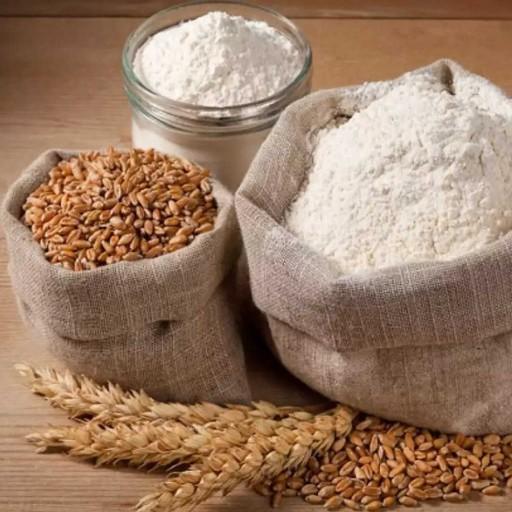آرد گندم کامل تهیه شده با آسیاب سنگی نیم کیلویی