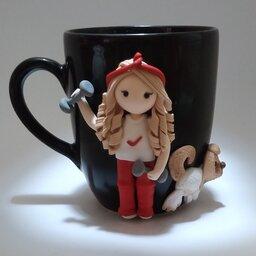 ماگ عروسکی دختر ورزشکار با هاپو کوچولو ، دستساز ساخته شده با خمیر پلیمری، نشکن و قابل شستشو 