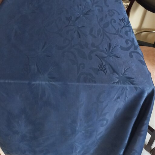 رومیزی چهارنفره 150×140سانتیمتر پارچه ژاکارد،رنگ سورمه ای بروجرد