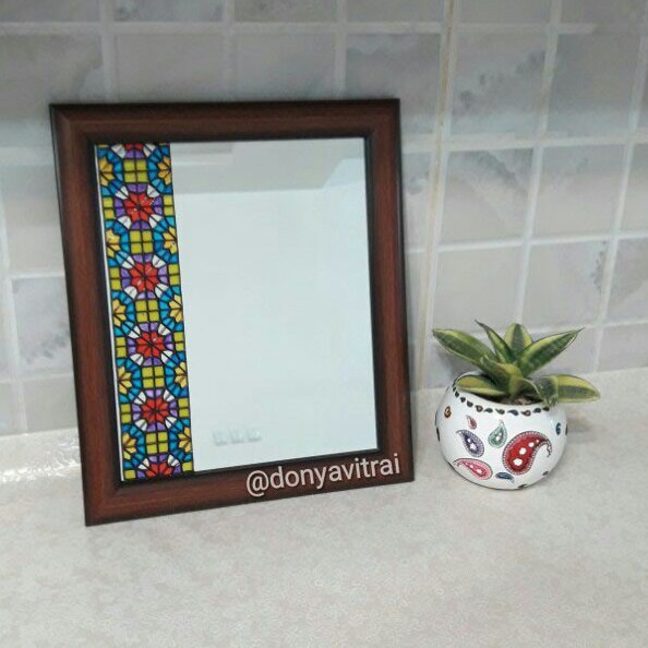آینه سنتی، طرح روی آینه نقاشی شده با ویترای، نقش برجسته و براق، قاب آینه، هدیه خاص، دکوری