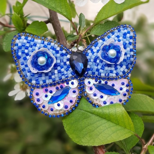 سنجاق‌سینه پروانه آبی