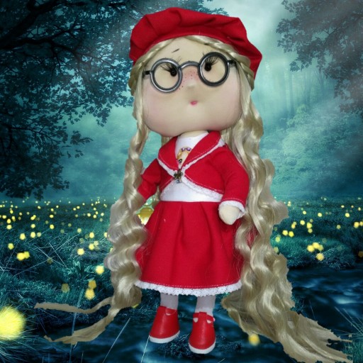 عروسک دختر عینکی