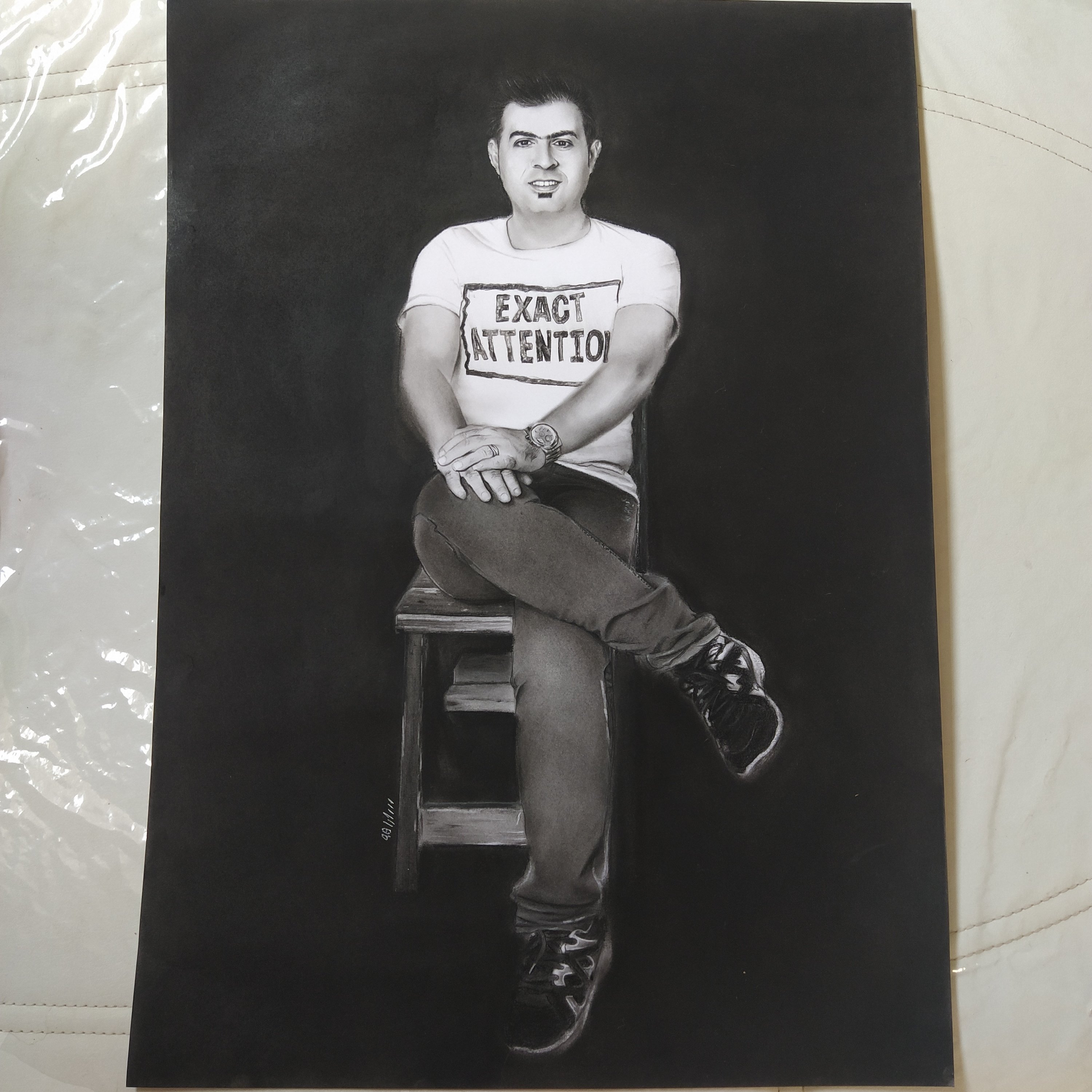 طراحی چهره سیاه قلم با عکس های شما ( 50×70 ساننی متر )